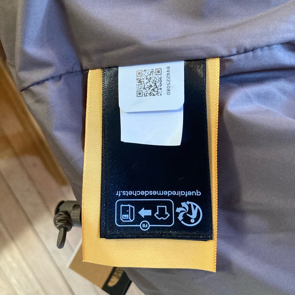 The North Face Women's Metallic Taupe Puffer Coat - Picture 9 of 10